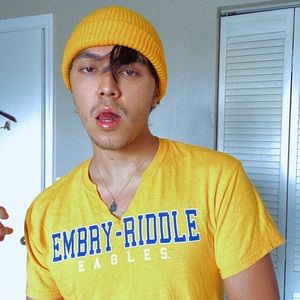 Vintage logo Embry Riddle  College Tee Shirt